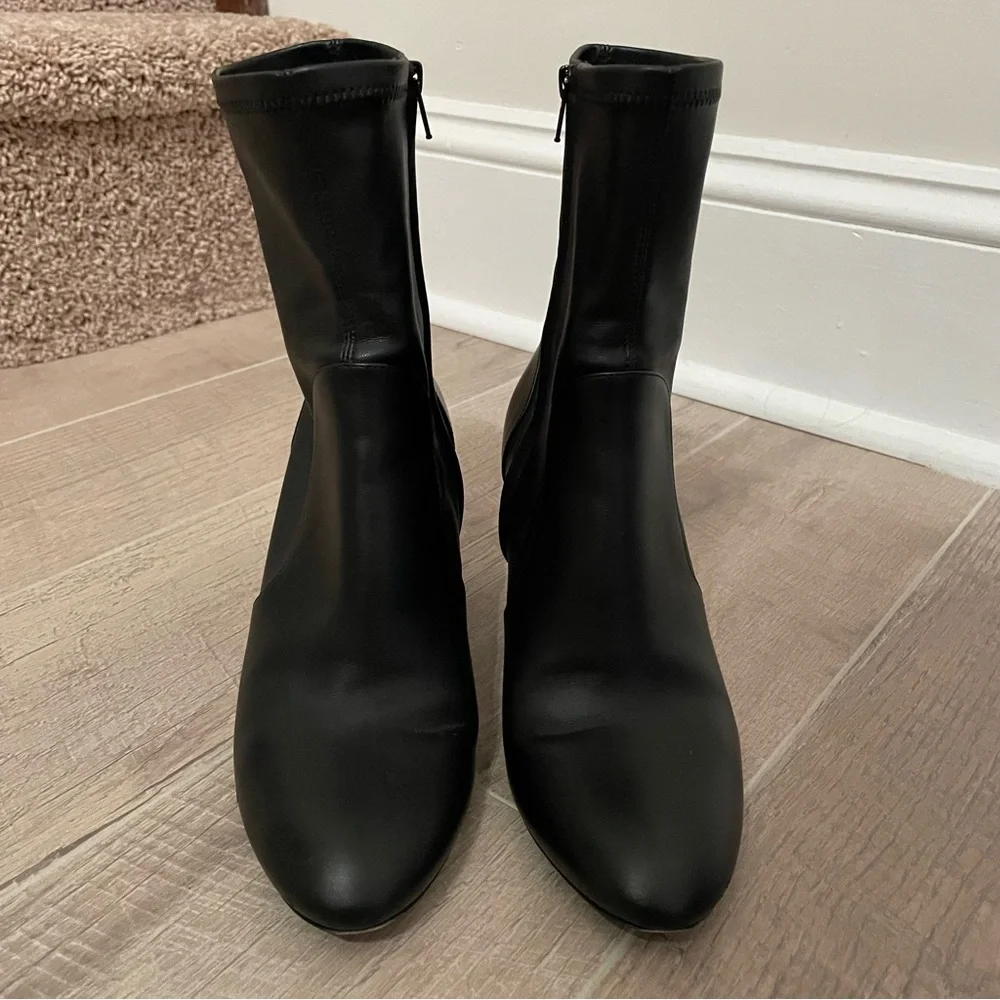 LOUIS VUITTON Uniformes Silhouette Fleur Black Ankle Boots 38 Black